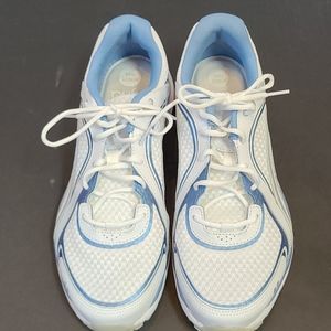 Ryka Sky Walk white waking shoes. 10.5W